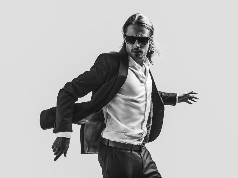 MALECOR_man-dancing_125819035